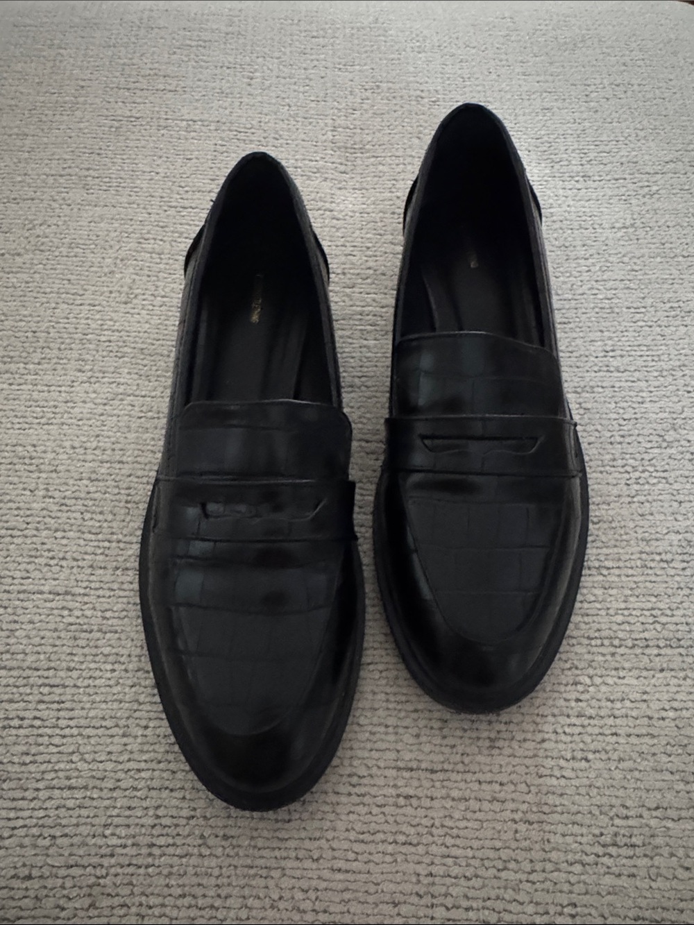 PrettyLittleThing Black Croc-Embossed Penny Loafers